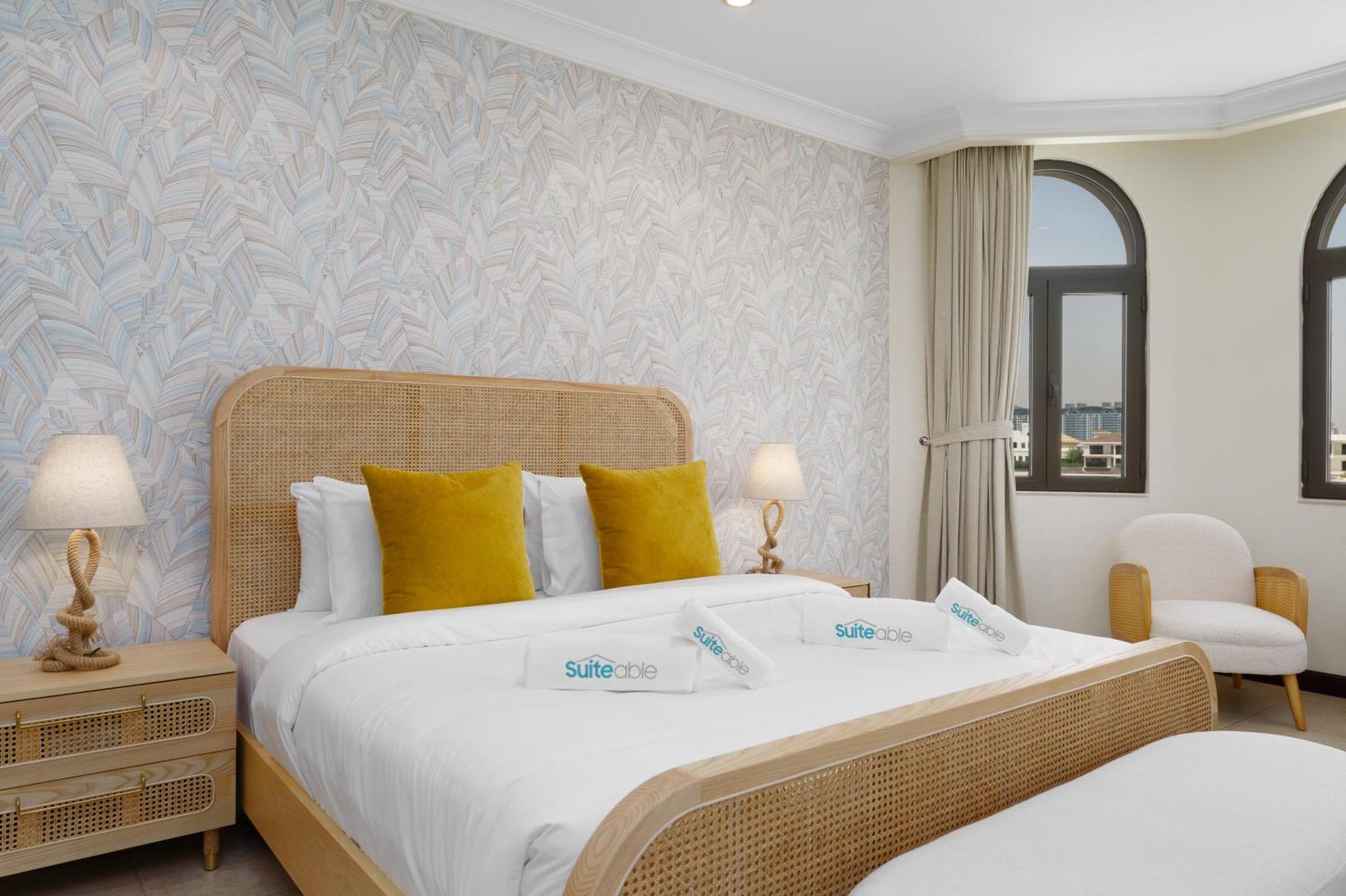 Stunning With Private Pool & Access Dubai