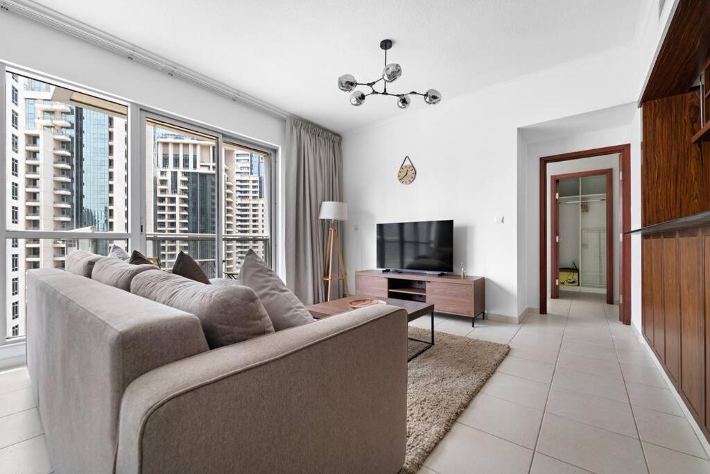 Apartment Spacious 1 Bedroom Near Dubai