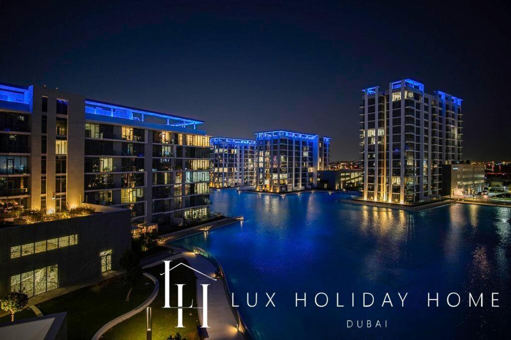 Lux The Burj Khalifa Lagoon View 2 *