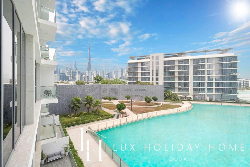 Lux The Burj Khalifa Lagoon View 2 Dubai