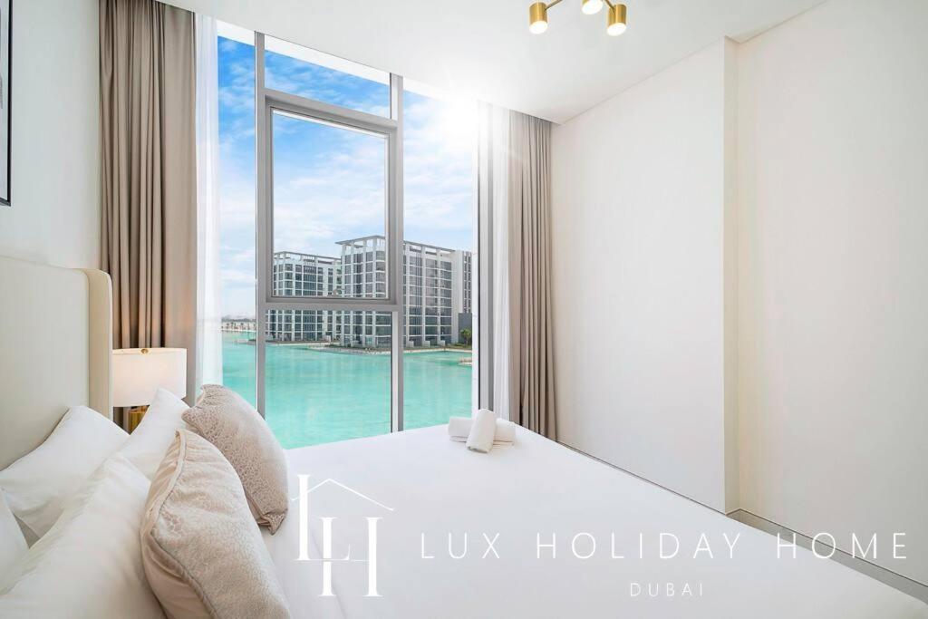 Lux The Burj Khalifa Lagoon View 2