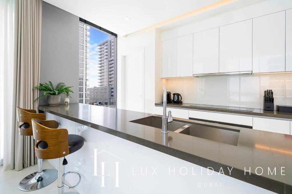 Lux The Burj Khalifa Lagoon View 2 Apartment