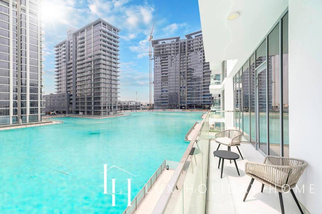 Lux The Burj Khalifa Lagoon View 2 Dubai