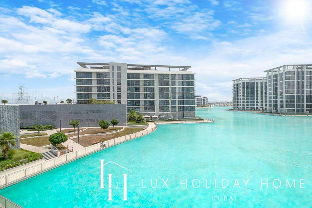 Lux The Burj Khalifa Lagoon View 2 Dubai