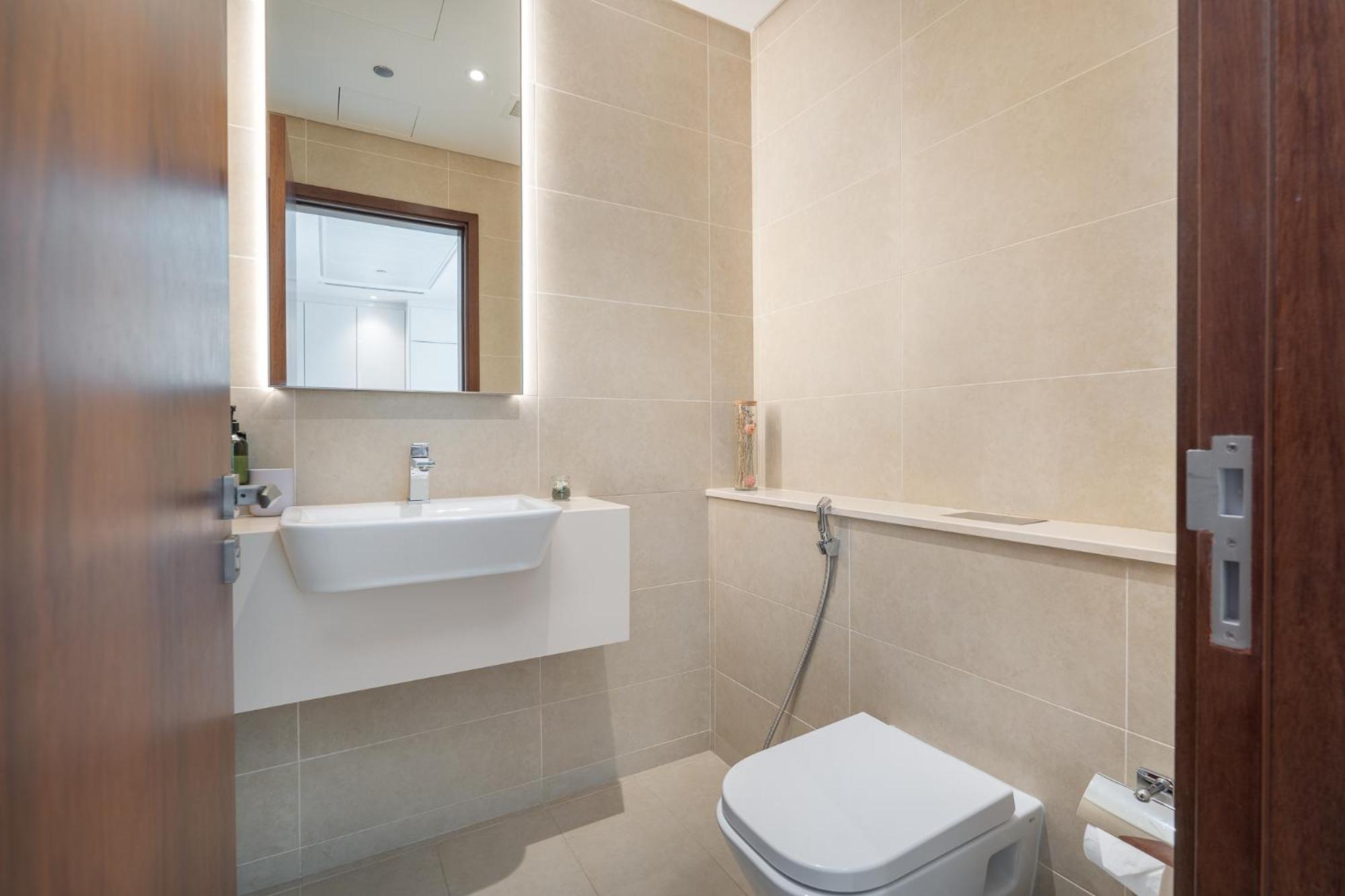 Superb Marina Gate 1 Bed With Balcony Apartment Dubai
