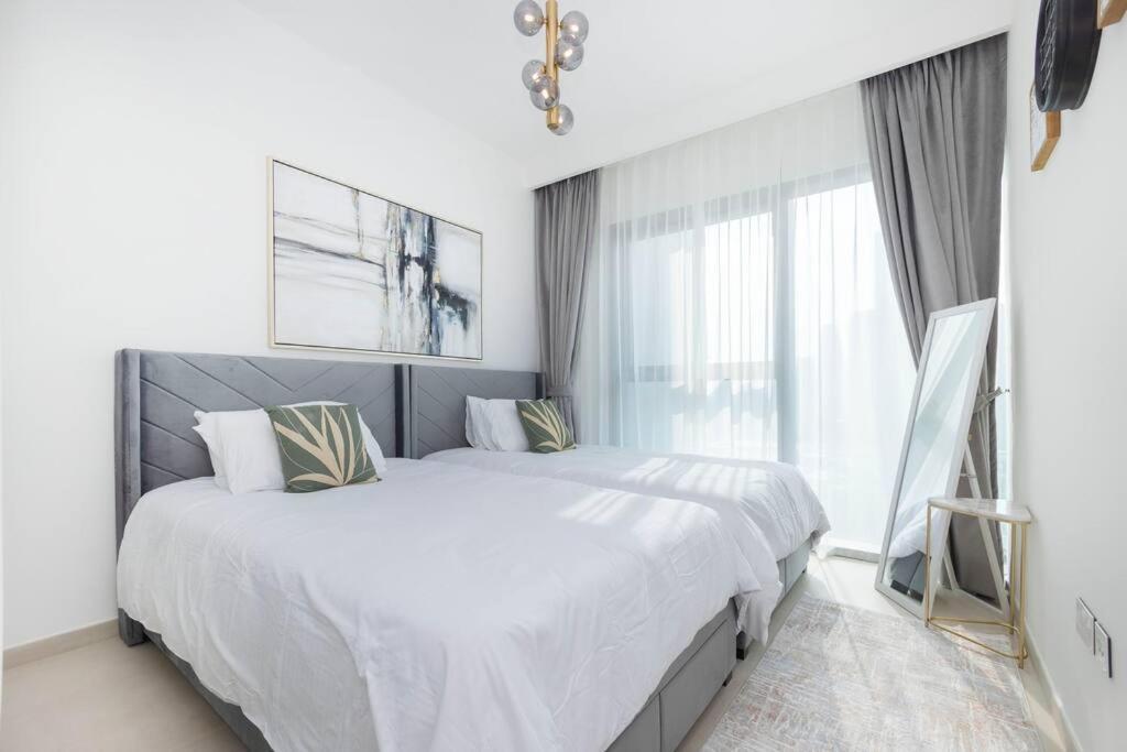 Swanky Dwelling 3br - Marvelous Burj Khalifa Views 2405 Apartment