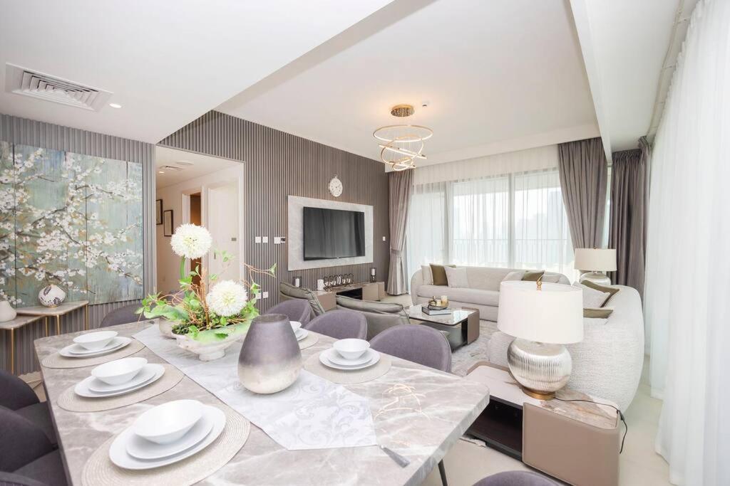 Swanky Dwelling 3br - Marvelous Burj Khalifa Views 2405 *