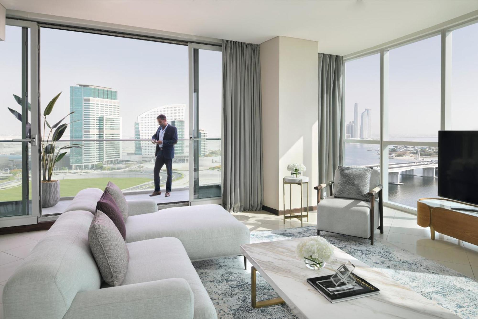 Aparthotel Intercontinental Festival City By Ihg 5*