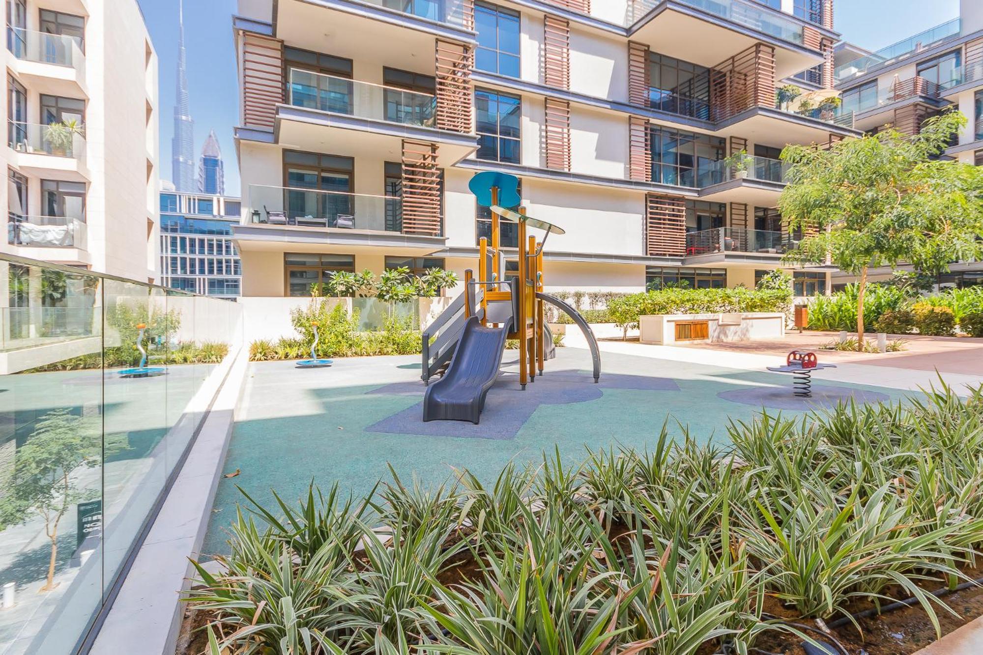 Unwind In Style Of This Grand 2br Citywalk 12 Dubai