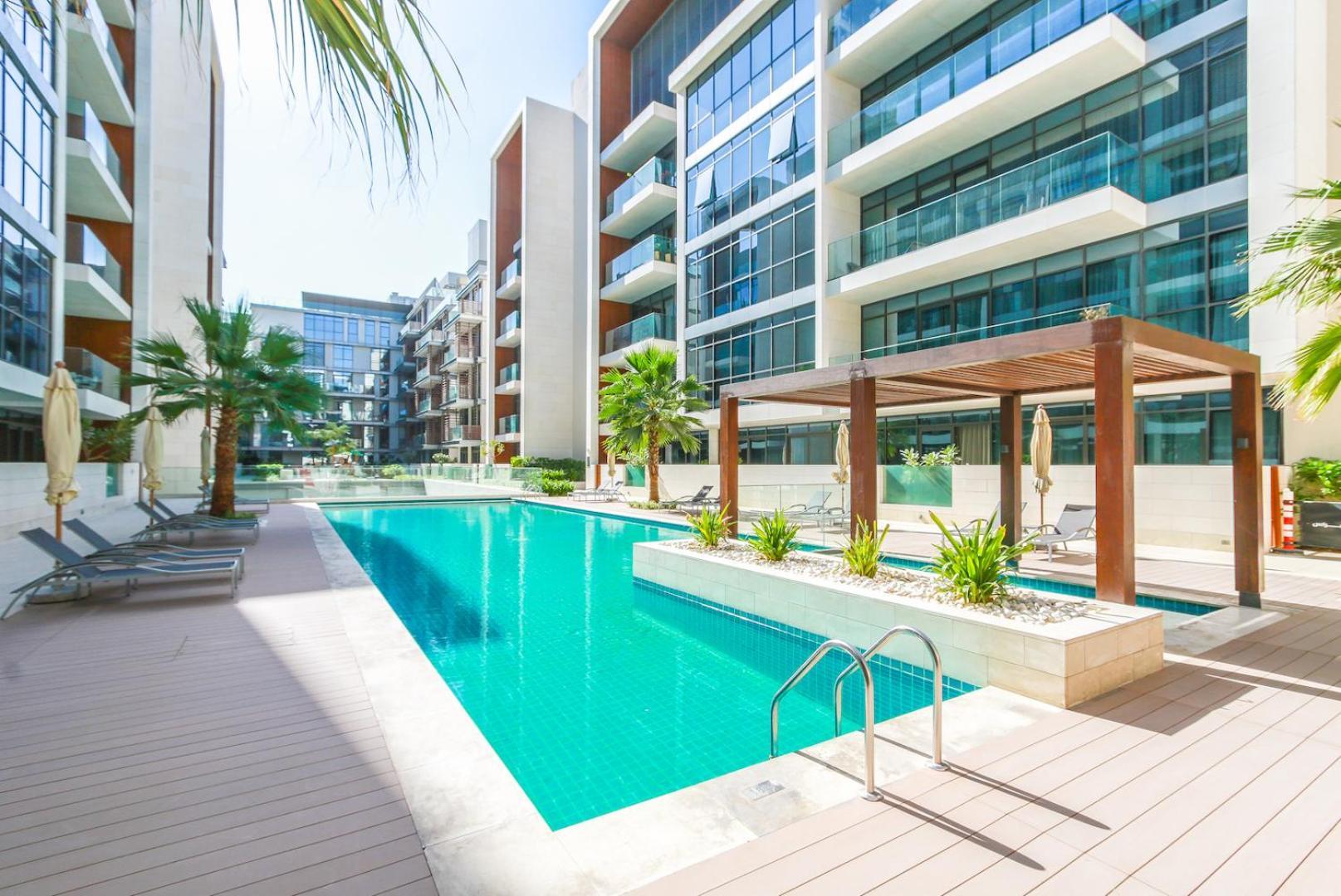 Unwind In Style Of This Grand 2br Citywalk 12 Apartment