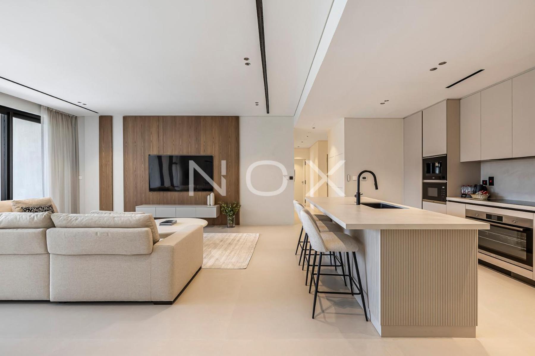 Unwind In Style Of This Grand 2br Citywalk 12 Apartment