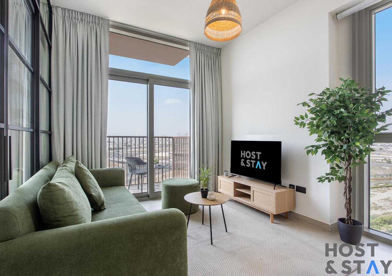 Apartment Elegant 2-br Retreat In Hills Dubai