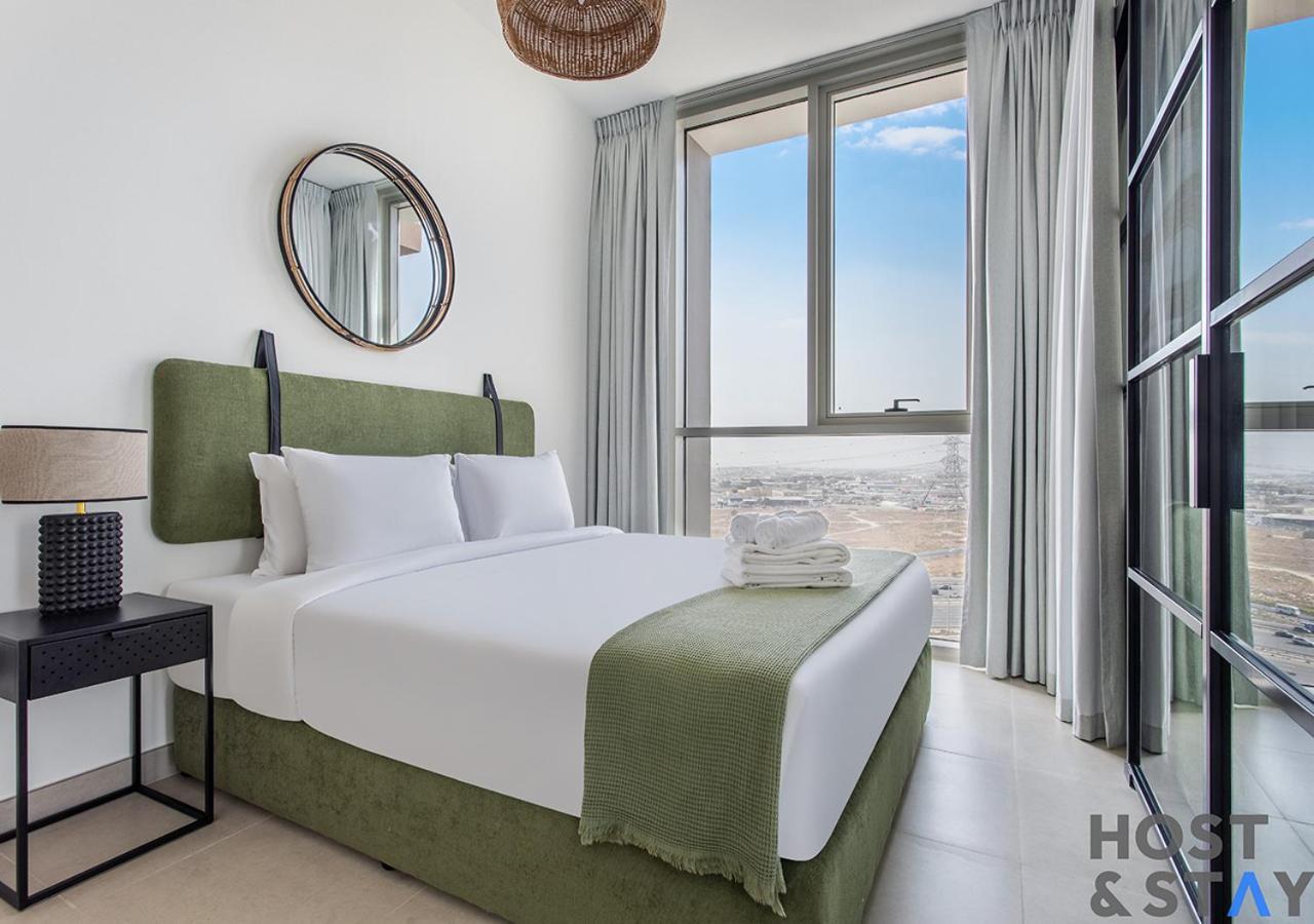 Apartment Elegant 2-br Retreat In Hills Dubai
