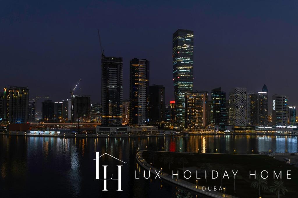 Lux The Bays Edge Canal View Apartment Dubai