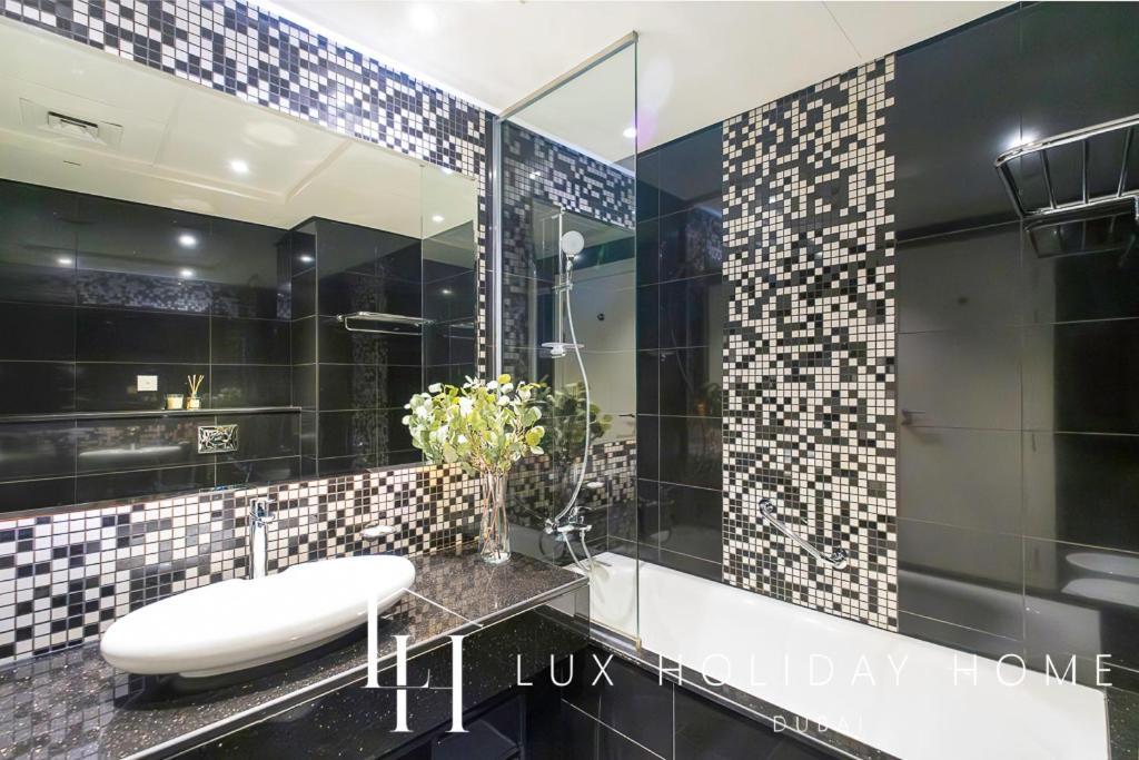 Apartment Lux The Bays Edge Canal View Dubai