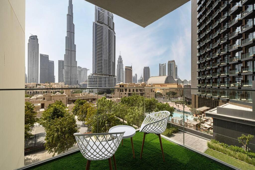 Apartment 2 Bedroom Luxury Full Burj Views *