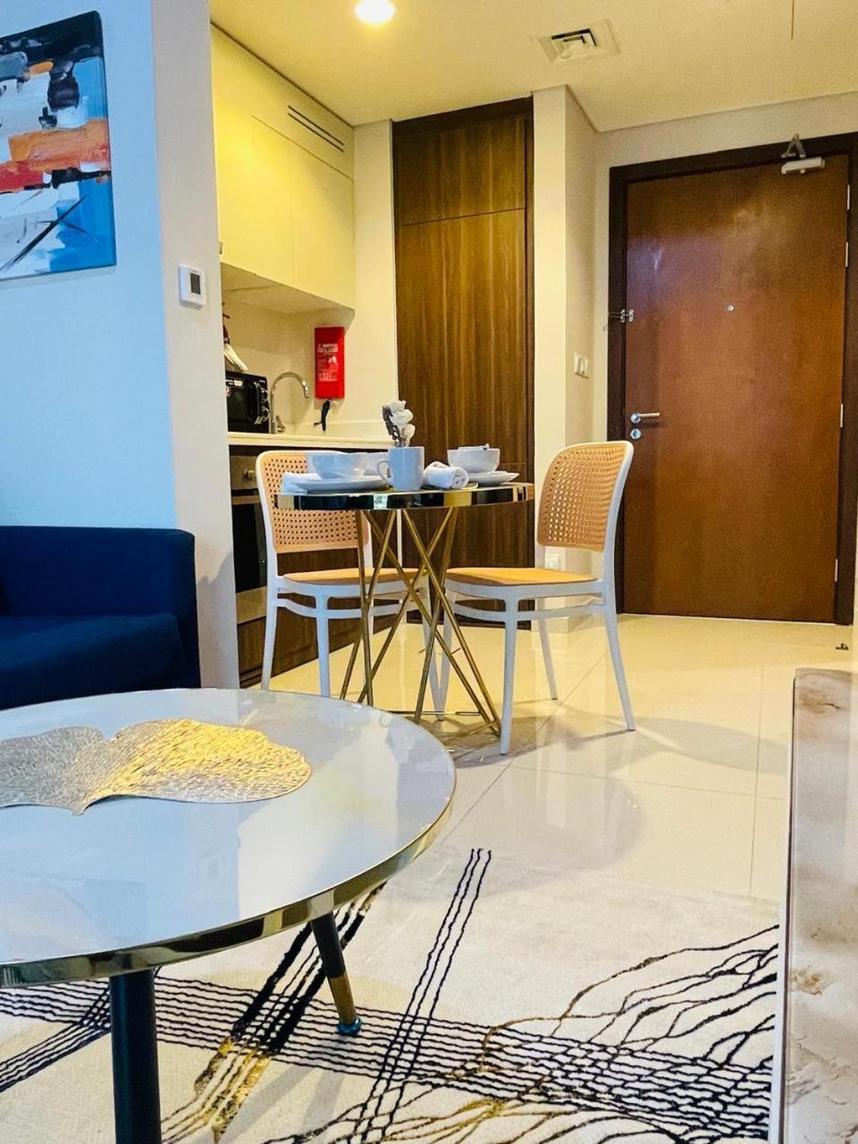 Luxury 1 Bhk In Reva Business Bay *