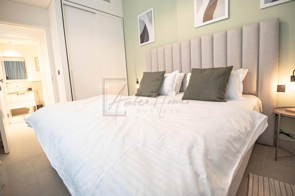 High-end 1br At Collective With Burj Views 1506 * Dubai