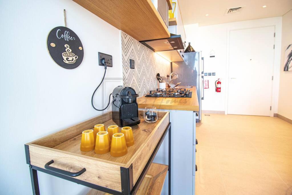 High-end 1br At Collective With Burj Views 1506 * Dubai