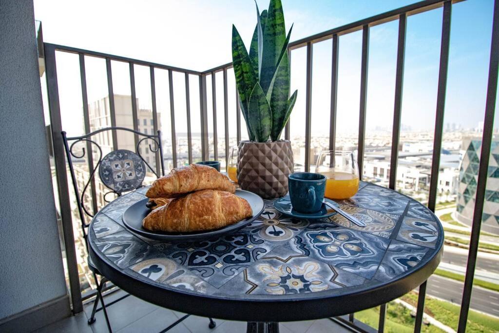 Apartment High-end 1br At Collective With Burj Views 1506 Dubai