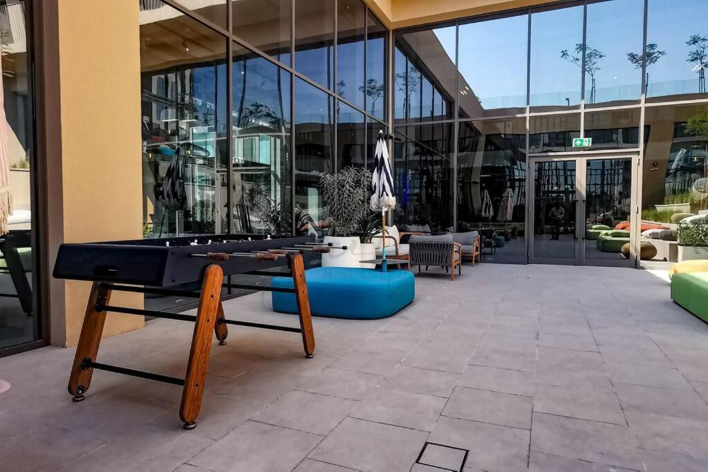 High-end 1br At Collective With Burj Views 1506
