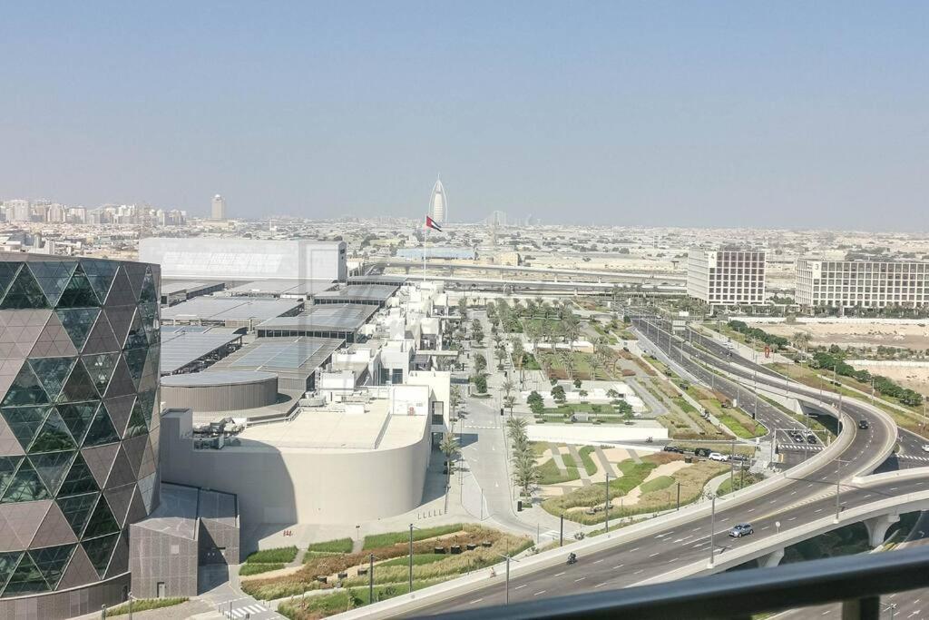 Apartment High-end 1br At Collective With Burj Views 1506