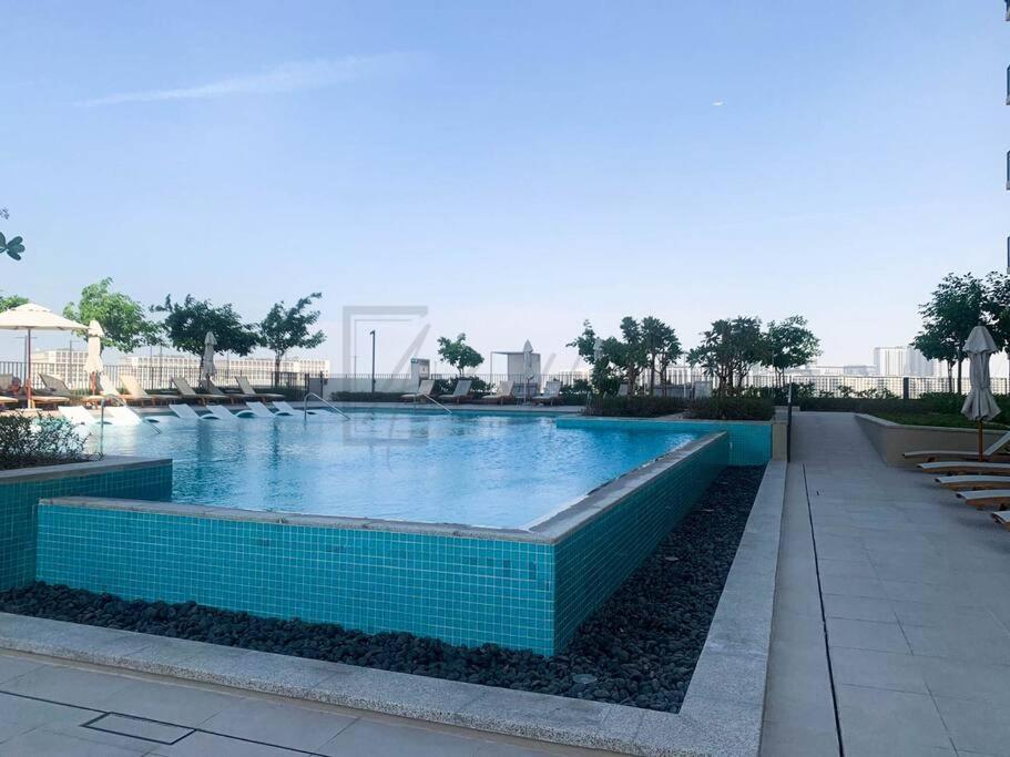 High-end 1br At Collective With Burj Views 1506 *