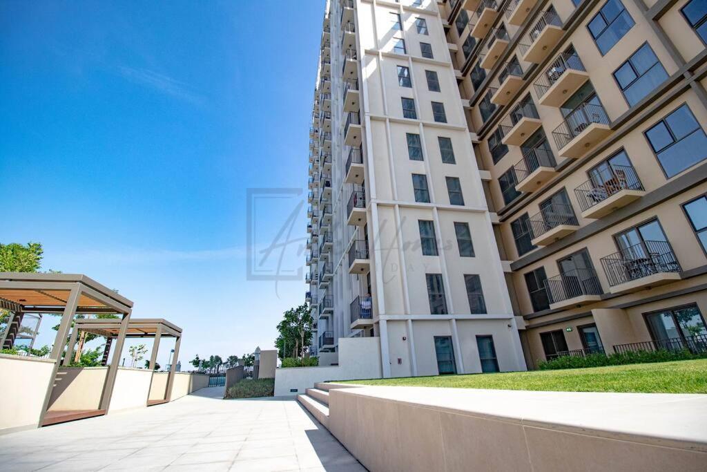 High-end 1br At Collective With Burj Views 1506 Apartment