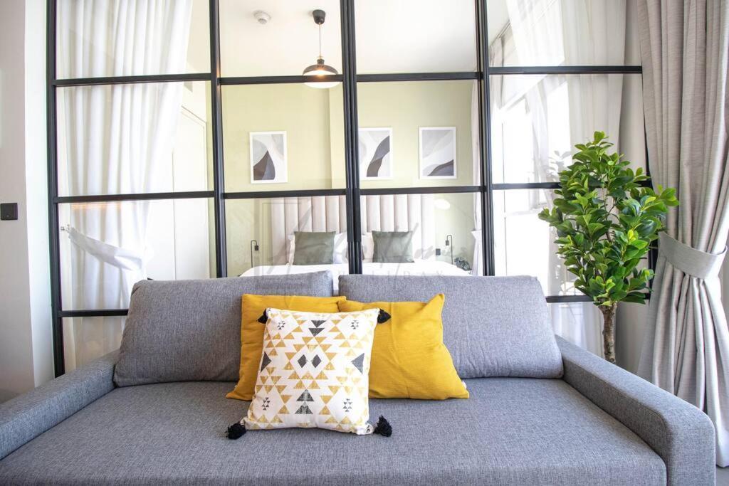 Apartment High-end 1br At Collective With Burj Views 1506 *