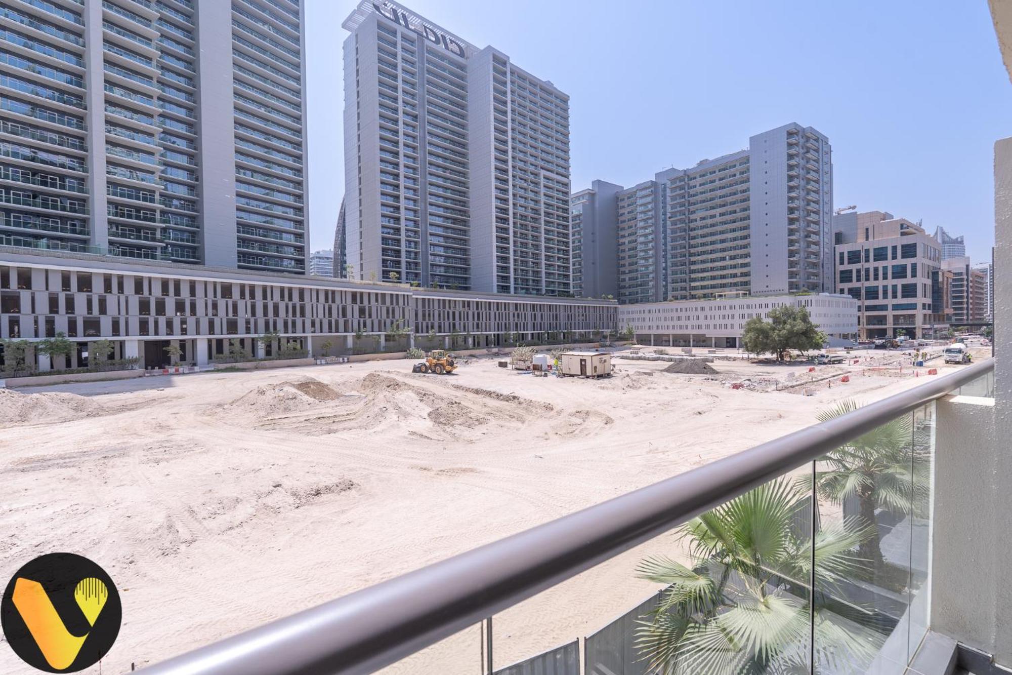 Vogue Sterling East Near Mall & Burj Khalifa Apartment *