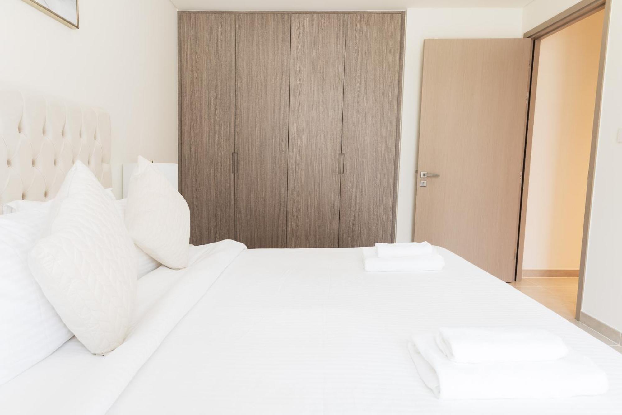 Apartment Elegant 1 Bedroom In Creek Edge Dubai