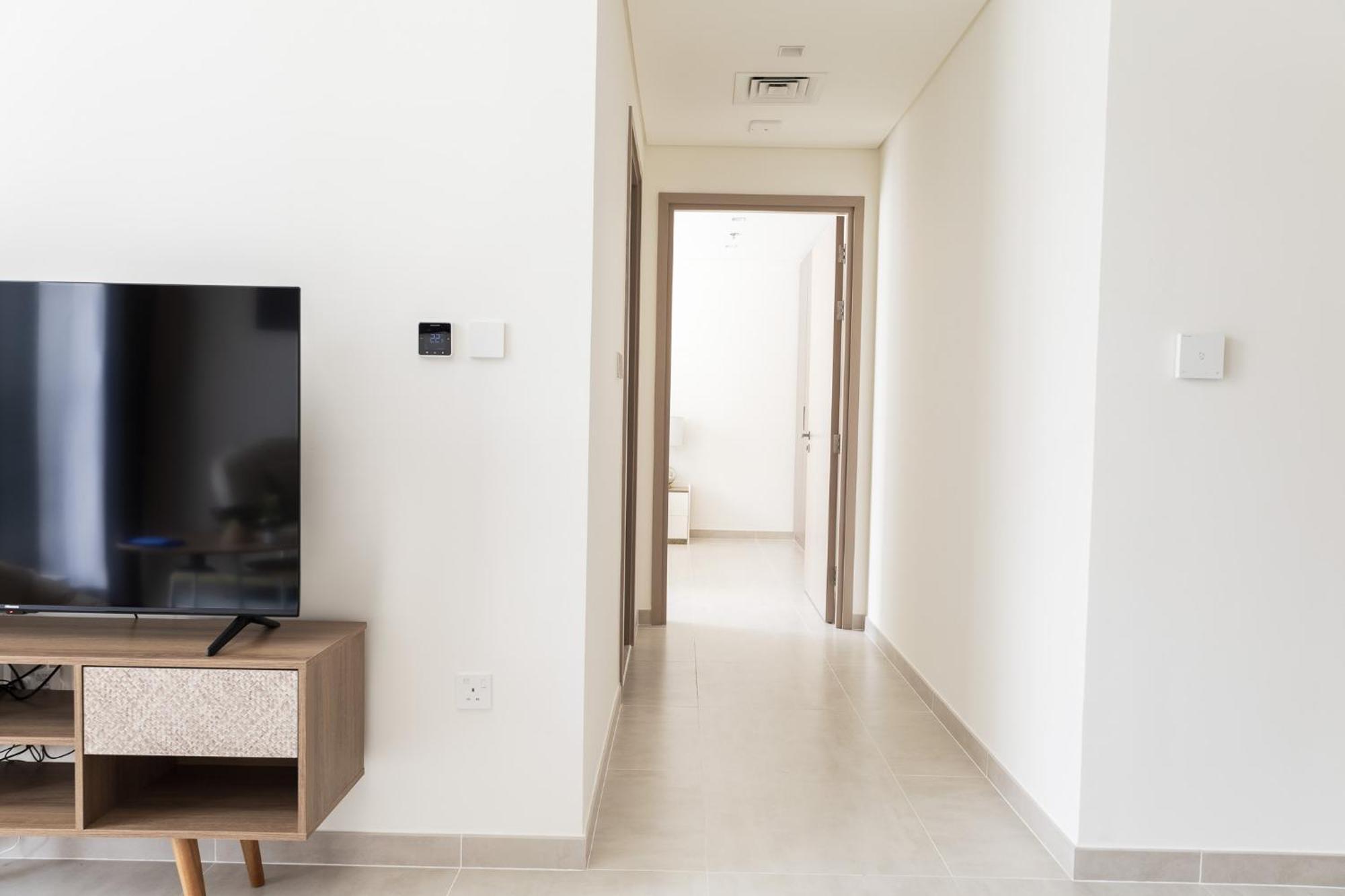 Apartment Elegant 1 Bedroom In Creek Edge Dubai