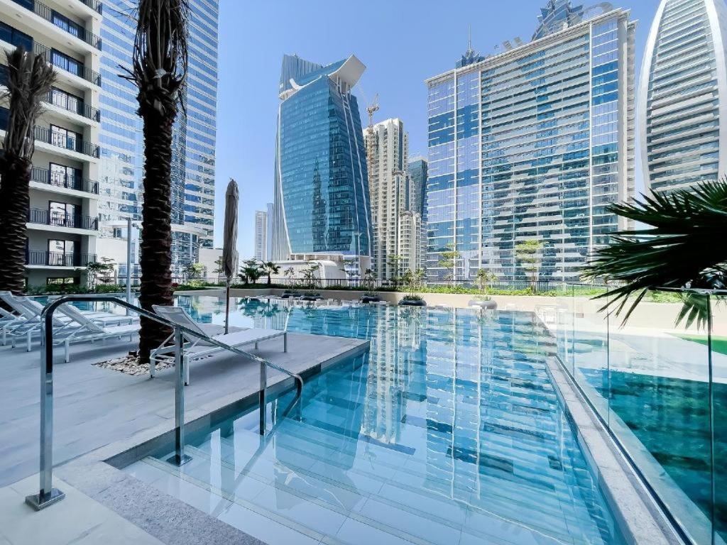 Zada Tower 1br In Business Bay Near Metro & Burj Khalifa - Escape 24 Homes Apartment *