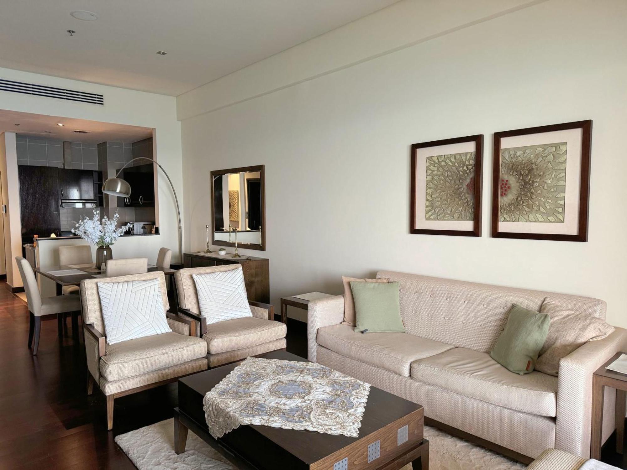 Spacious 1br At 5 Star Apartment
