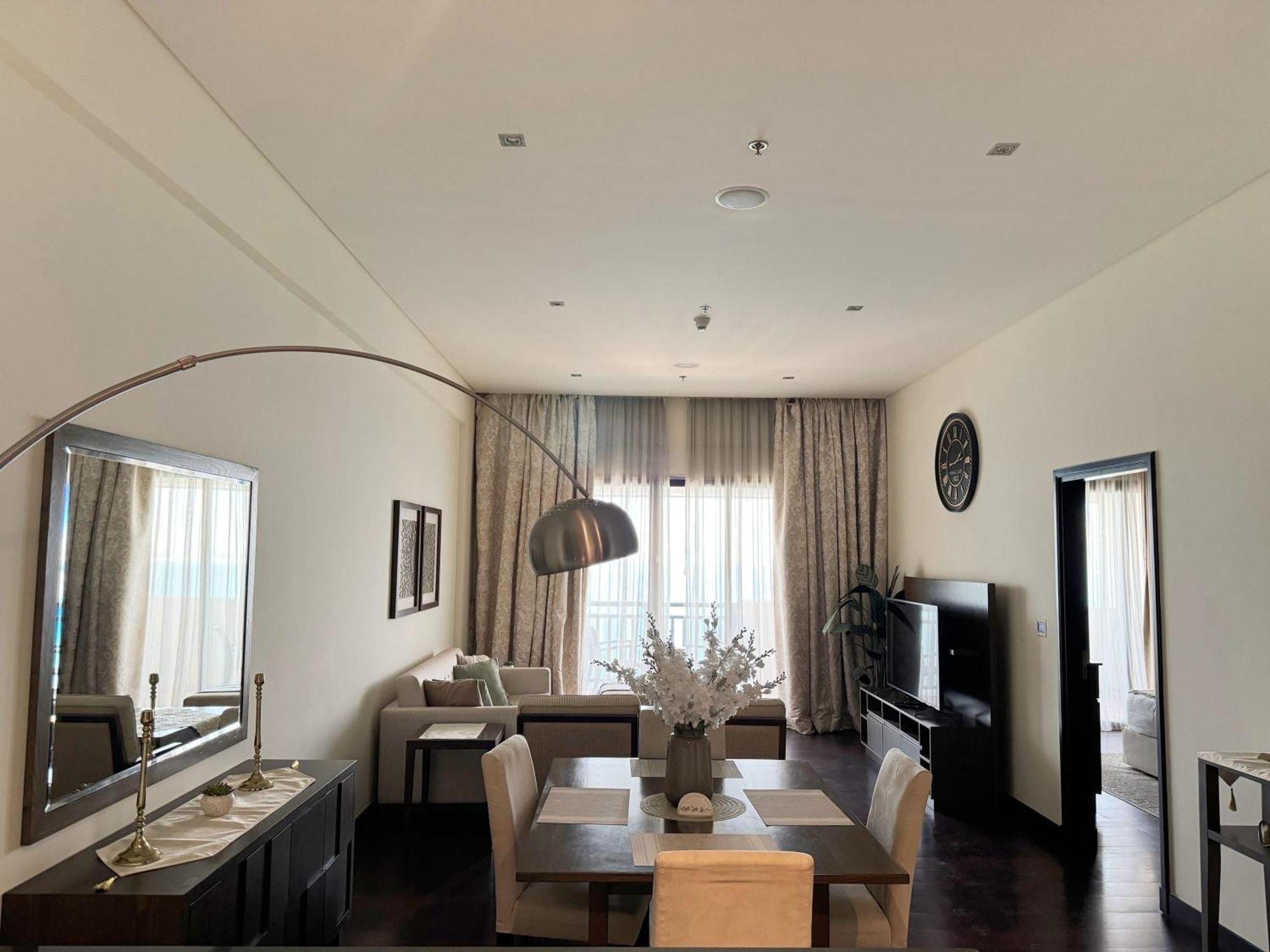 Spacious 1br At 5 Star Dubai