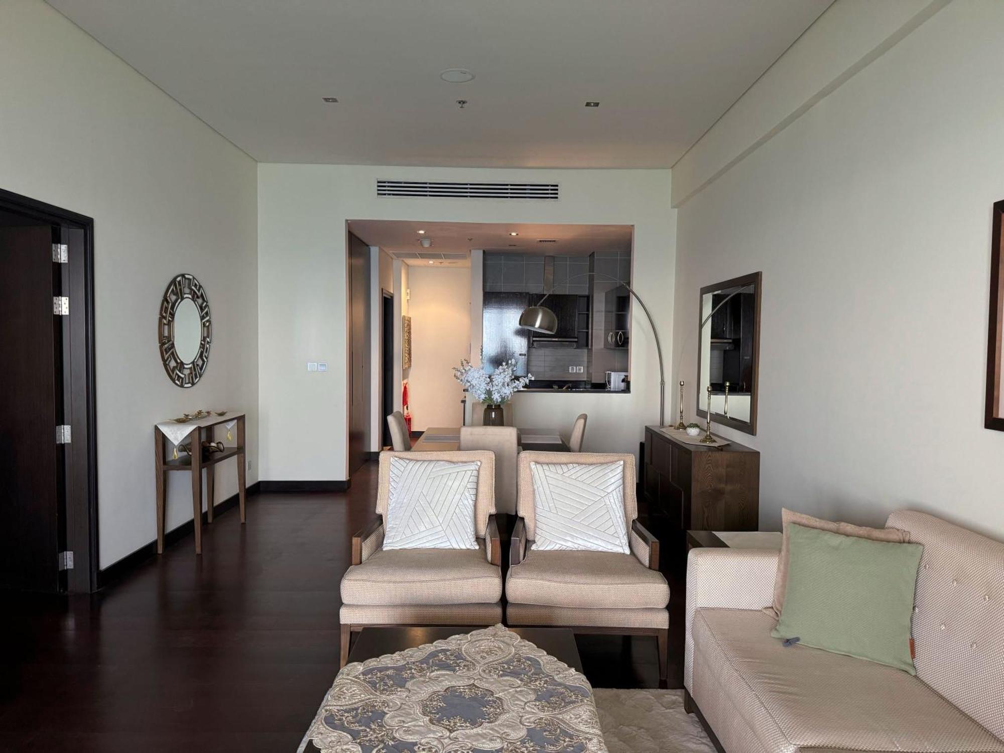 Spacious 1br At 5 Star Apartment