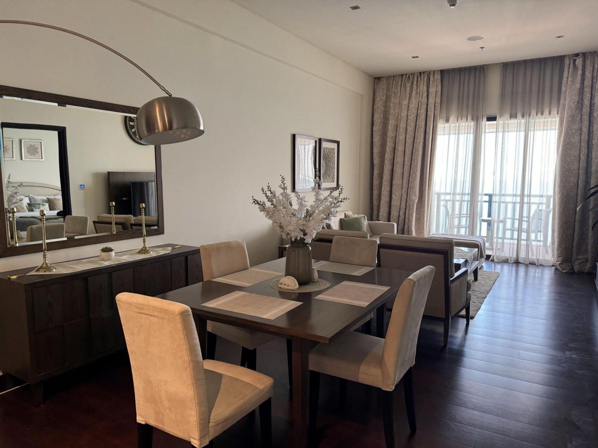 Apartment Spacious 1br At 5 Star Dubai