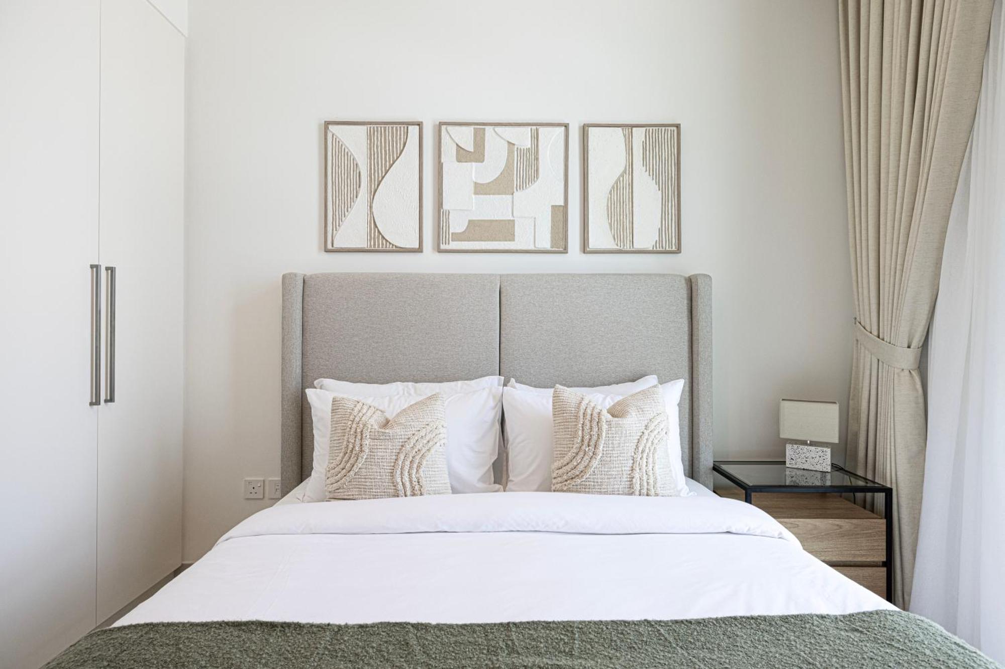 Luxury Minimalistic In Downtown Opposite Burj Khalifa & Mall Apartment *