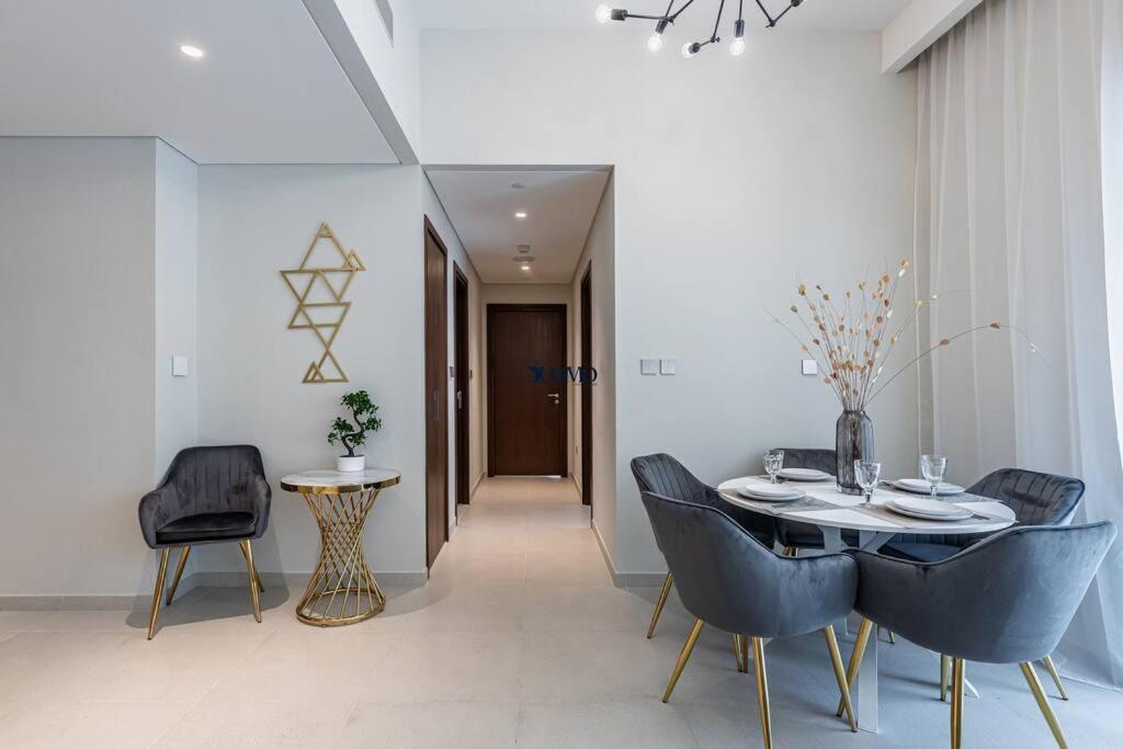 Myduomo-2br Creek With Park & Pool Views-205 *