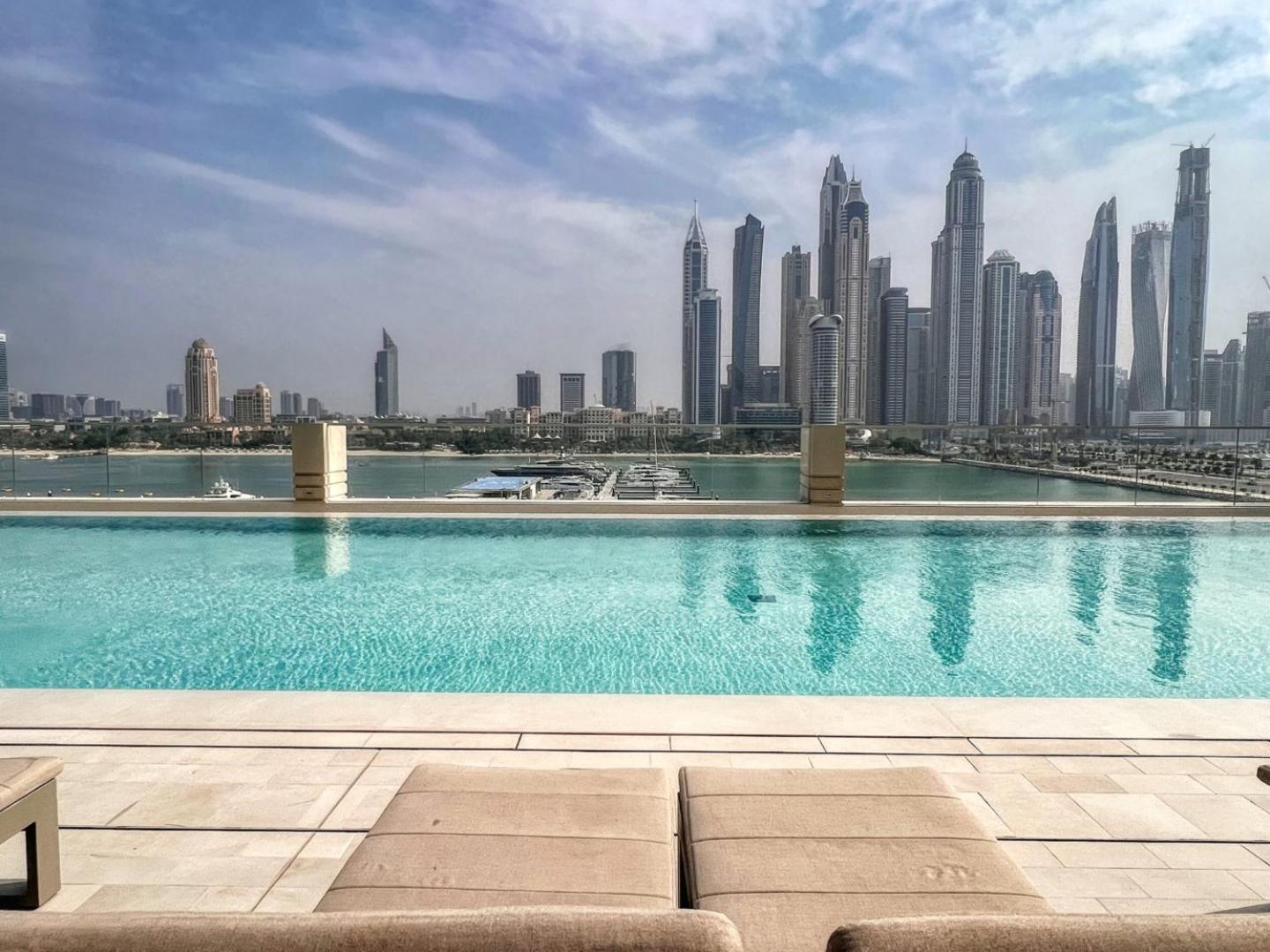 Apartment Brand New 2br With Private Access, Beachfront Marina Vista Dubai