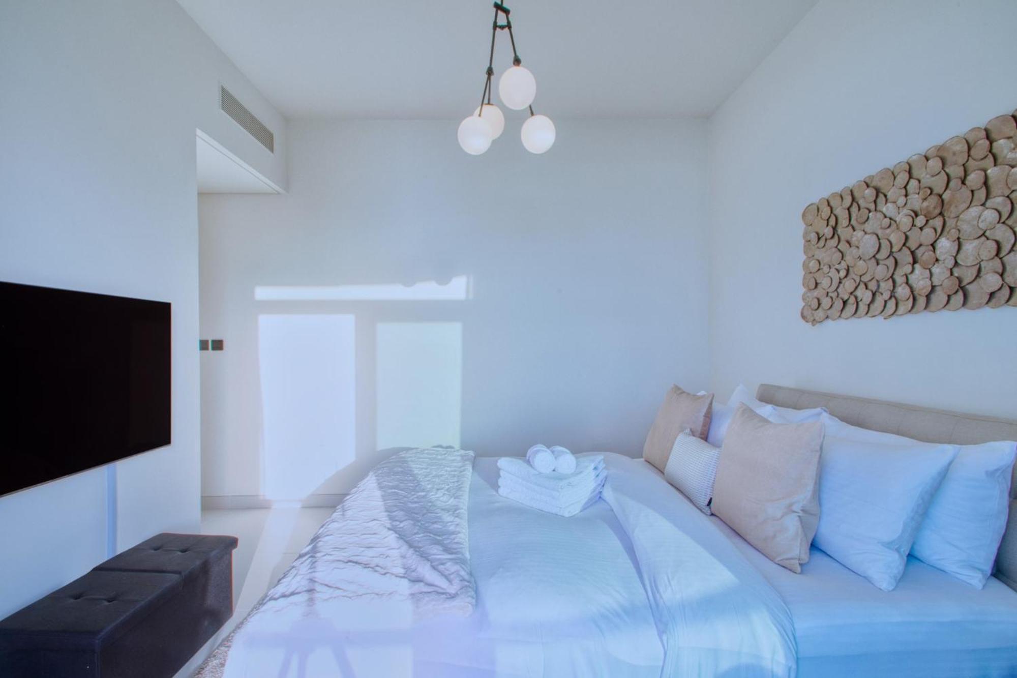 Brand New 2br With Private Access, Beachfront Marina Vista