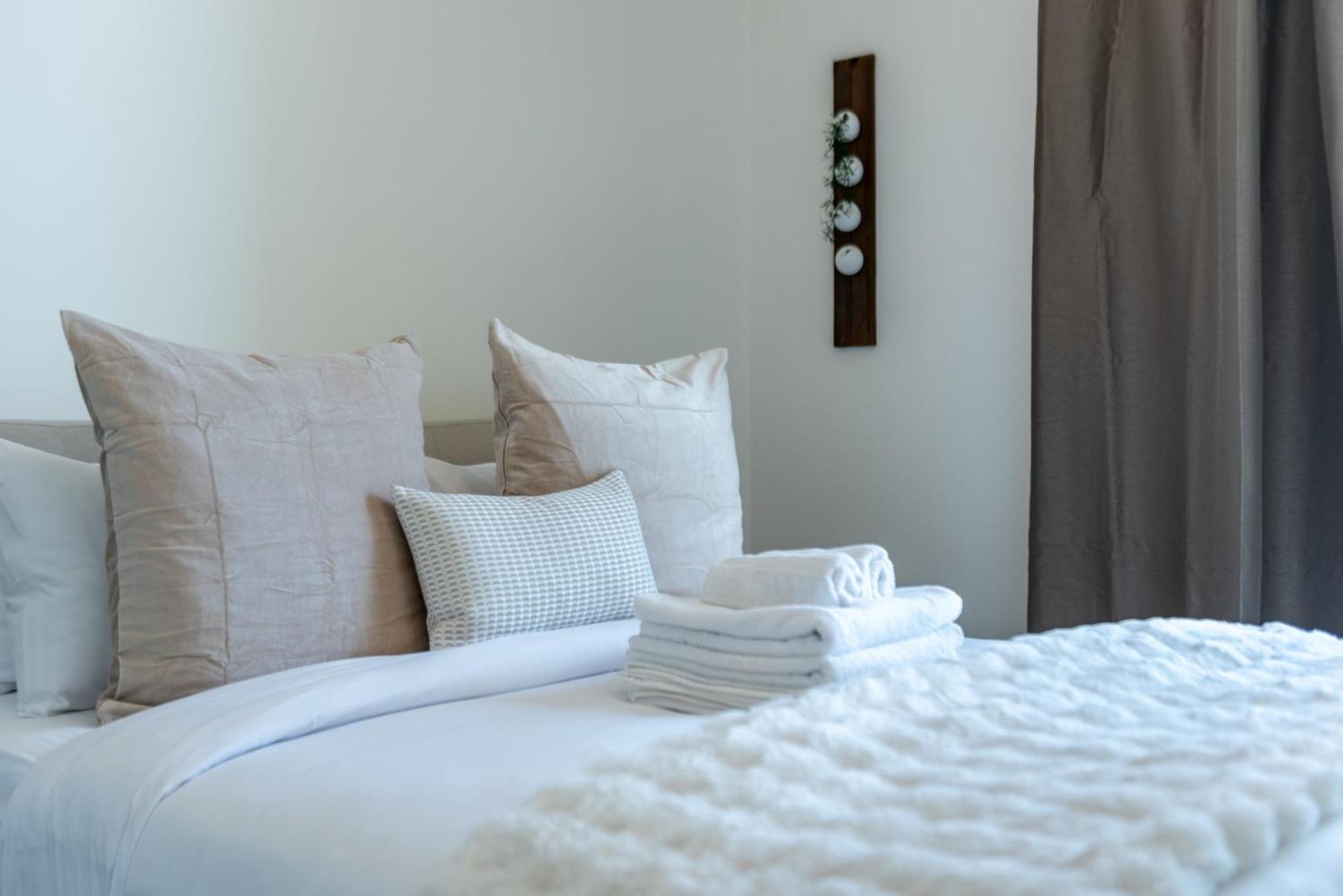 Brand New 2br With Private Access, Beachfront Marina Vista Apartment Dubai