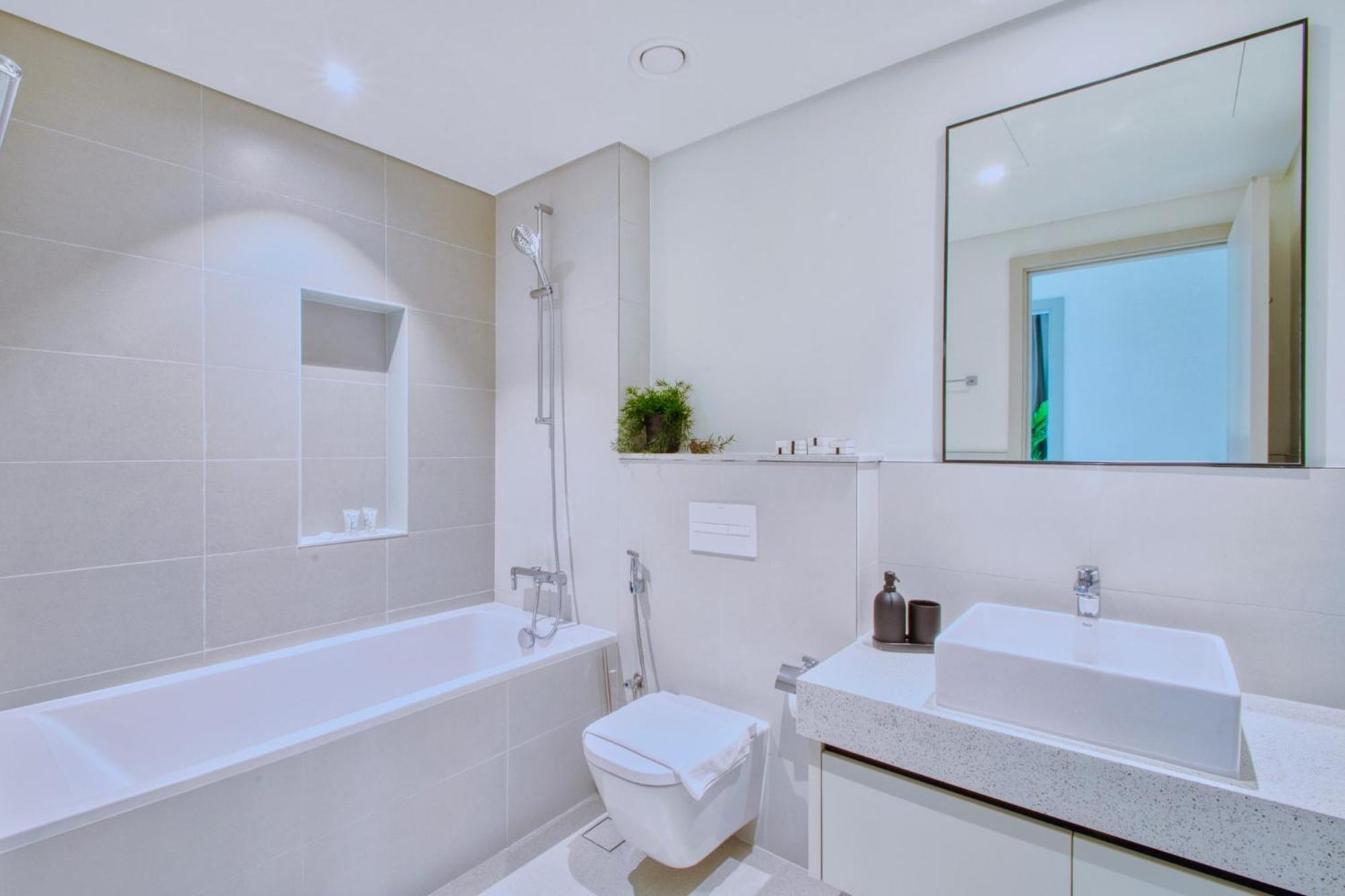 Brand New 2br With Private Access, Beachfront Marina Vista Apartment *