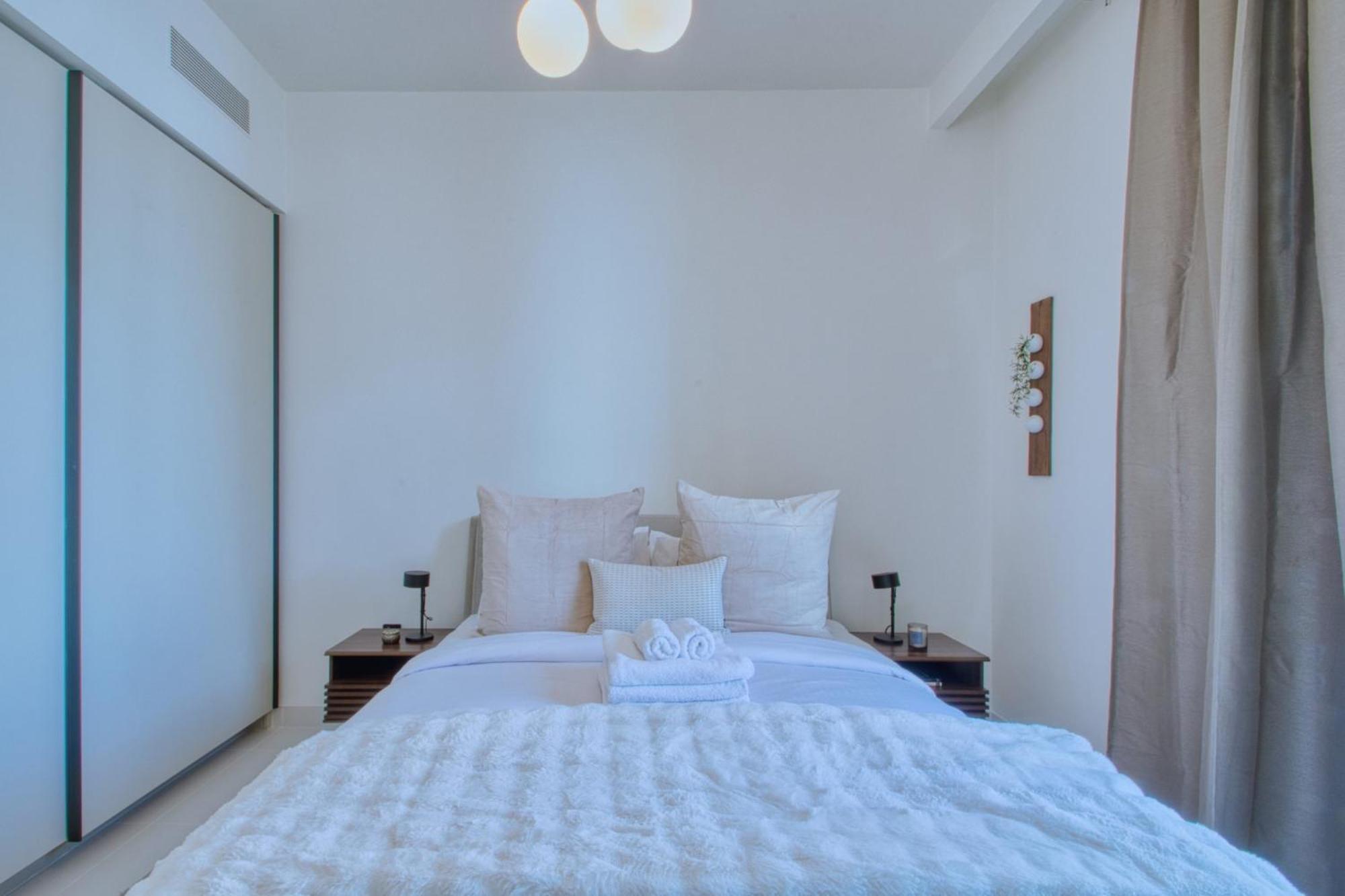 Brand New 2br With Private Access, Beachfront Marina Vista Apartment