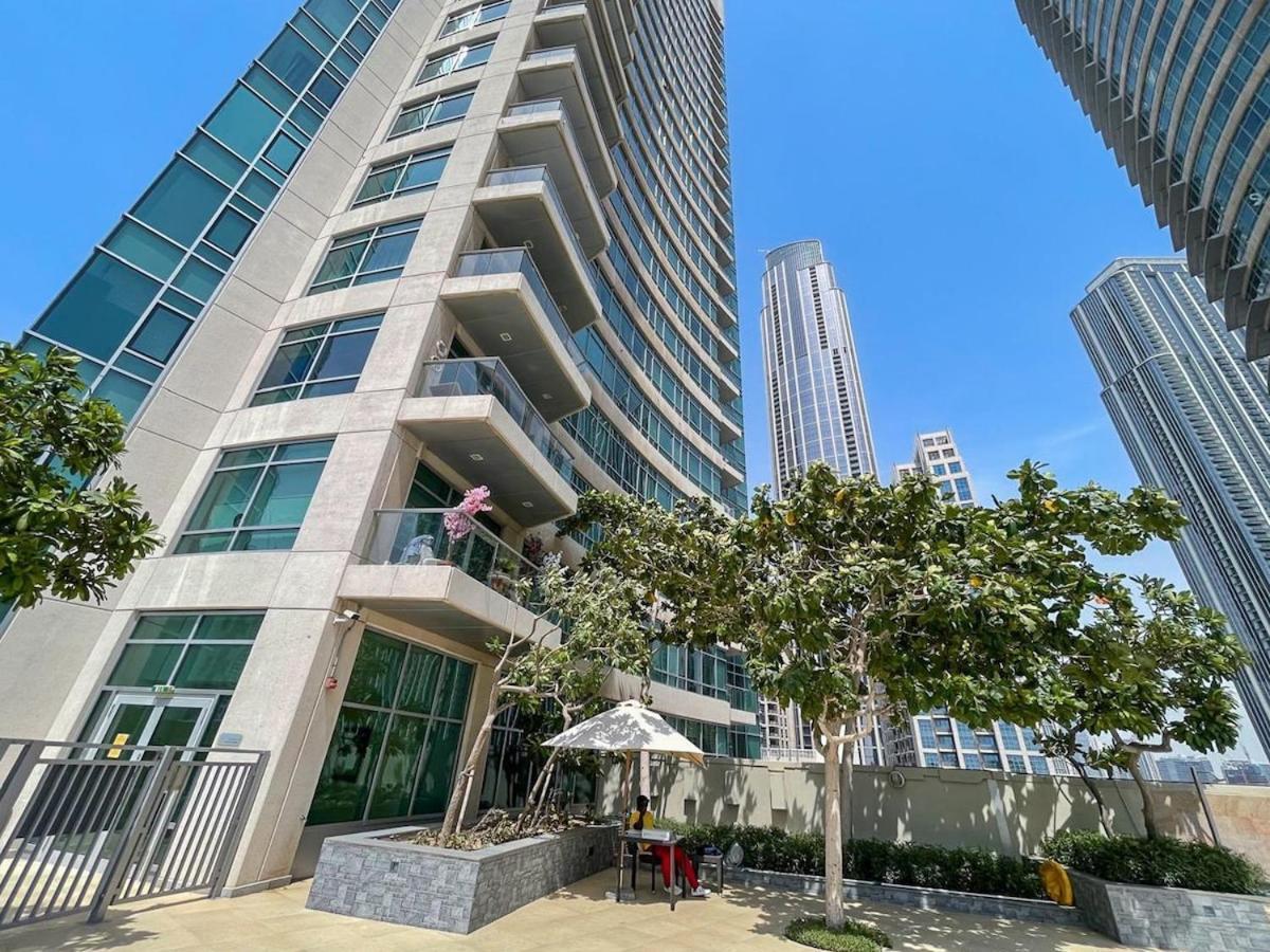 Apartment Cozy Loft In Downtown With Greenery View, Sleeps 4 Dubai