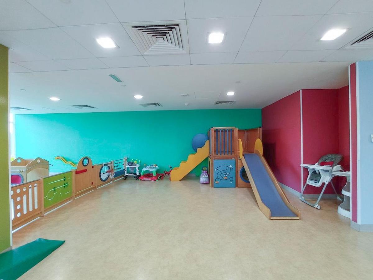 Cozy Loft In Downtown With Greenery View, Sleeps 4 Apartment Dubai