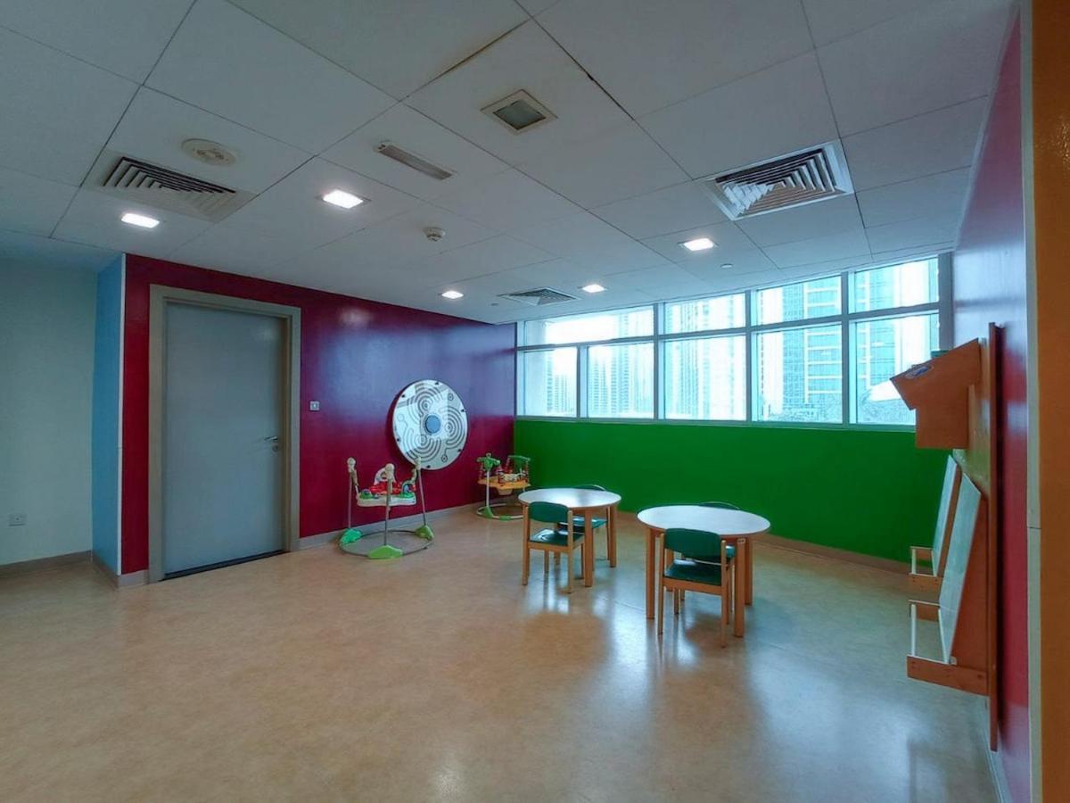 Cozy Loft In Downtown With Greenery View, Sleeps 4 Apartment Dubai