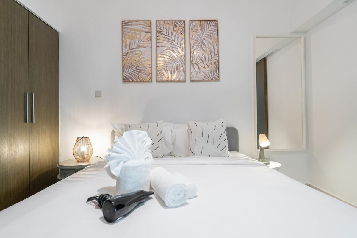 Apartment Cozy Loft In Downtown With Greenery View, Sleeps 4 Dubai