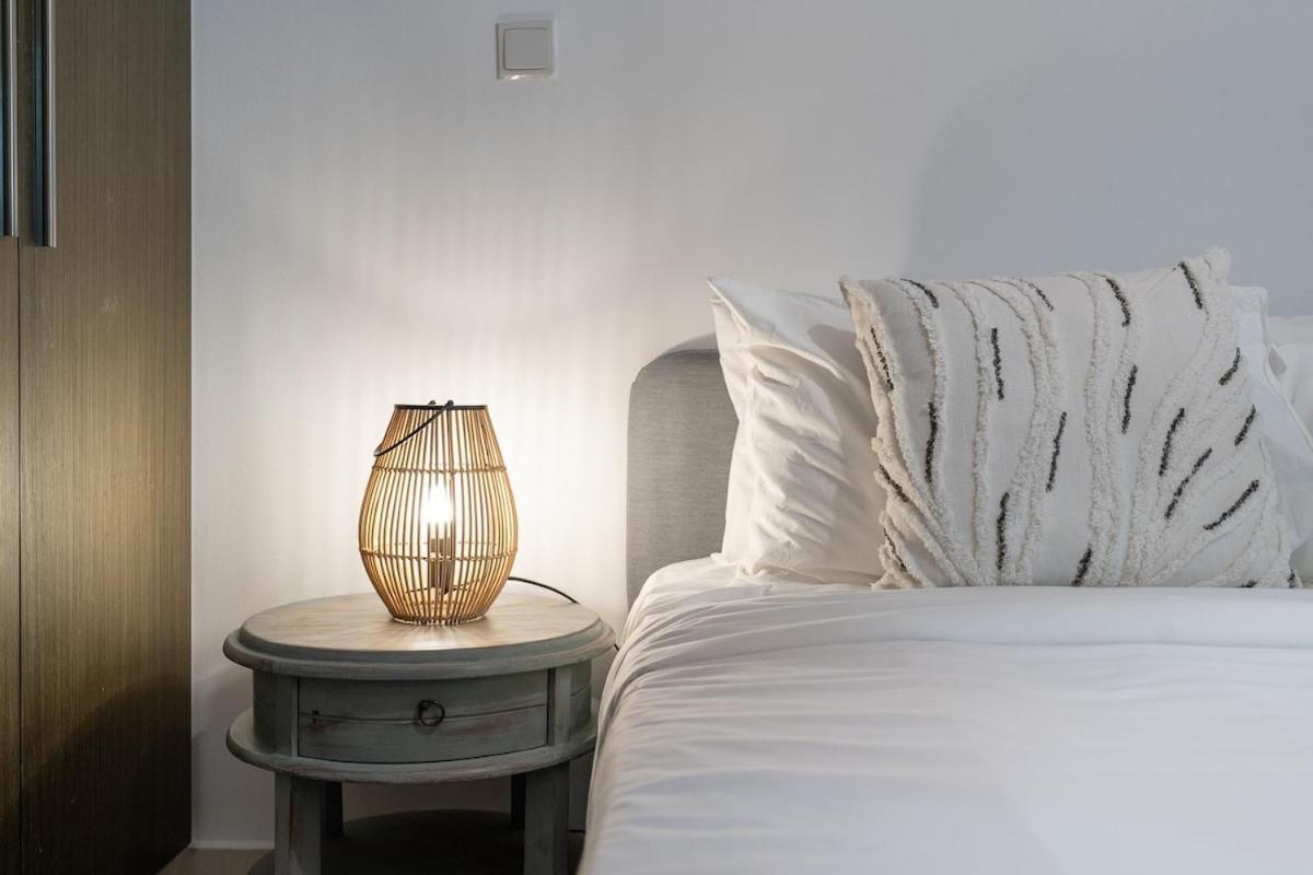 Cozy Loft In Downtown With Greenery View, Sleeps 4 *