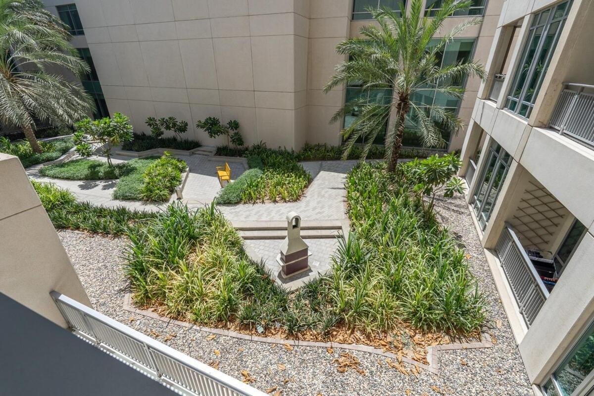 Cozy Loft In Downtown With Greenery View, Sleeps 4 Dubai